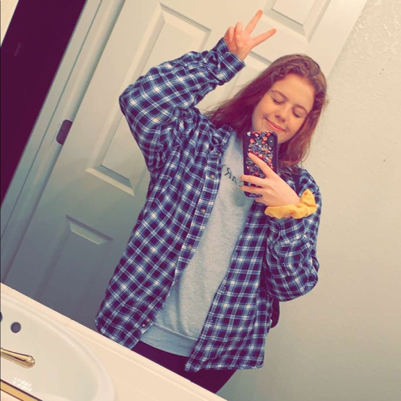 Profile Picture of Isabelle Curtiss (@izcurtiss11) on Poshmark