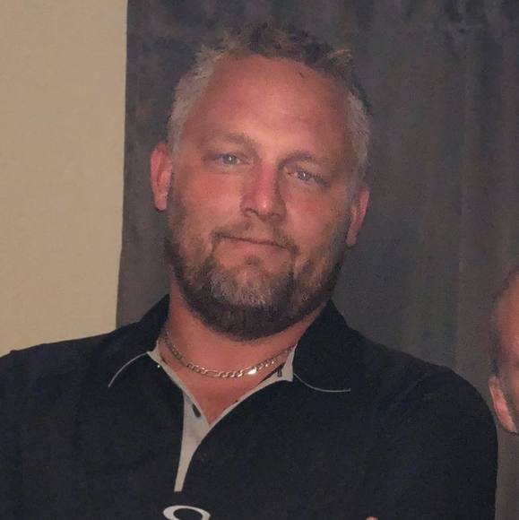 Profile Picture of Chris Coffey (@ccoffey84) on Poshmark