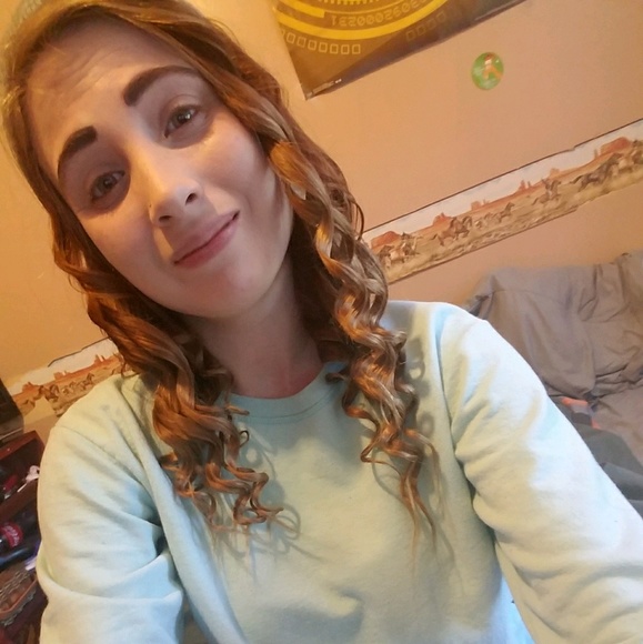 Profile Picture of Marissa Neiswender (@marissa109487) on Poshmark