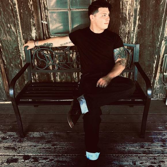 Profile Picture of Seth Lopez (@slopezo0415) on Poshmark