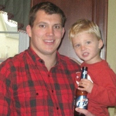 Profile Picture of Steven Alf (@badger2000197) on Twitter