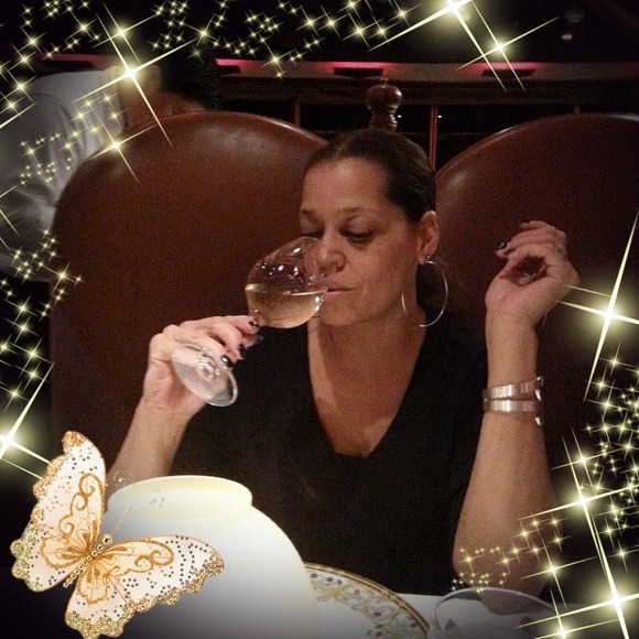 Profile Picture of Danelle Patterson (@swissvale1) on Poshmark