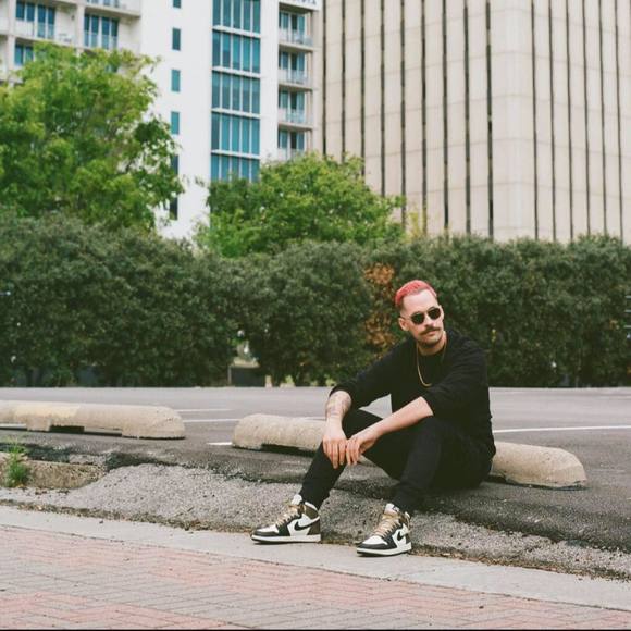 Profile Picture of Michael Flora (@michael_flora) on Poshmark