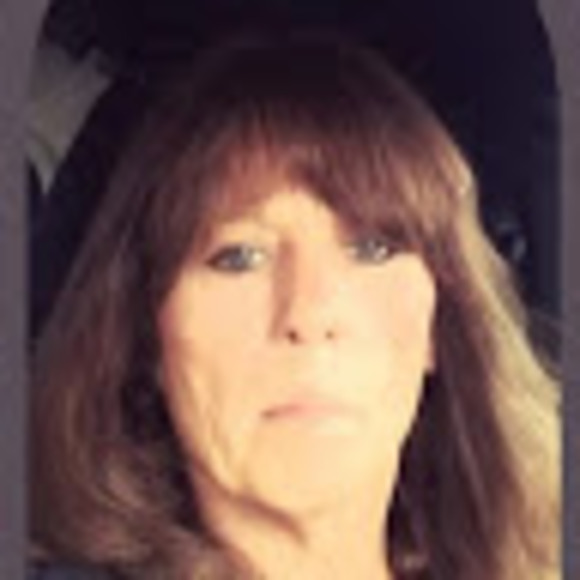 Profile Picture of Marian Williams (@tiptonmarian) on Poshmark