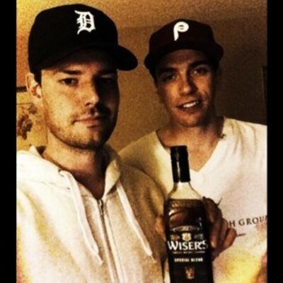 Profile Picture of Benjamin Starbuck (@bjamslive) on Twitter