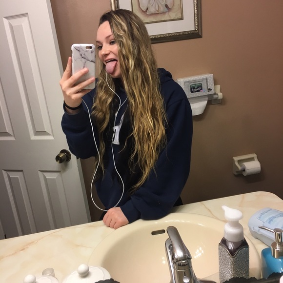 Profile Picture of Crystal Bradley (@crystalbradley2) on Poshmark