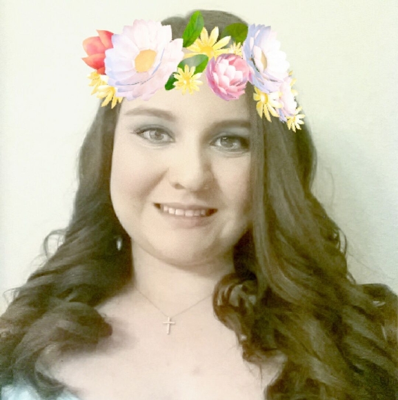 Profile Picture of Catherine Gonzalez (@catg27) on Poshmark