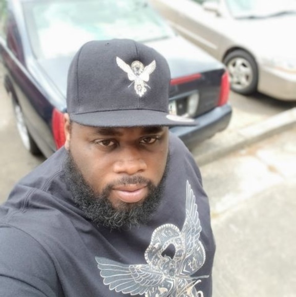 Profile Picture of Laray Cummings (@mrlaraycummings) on Poshmark