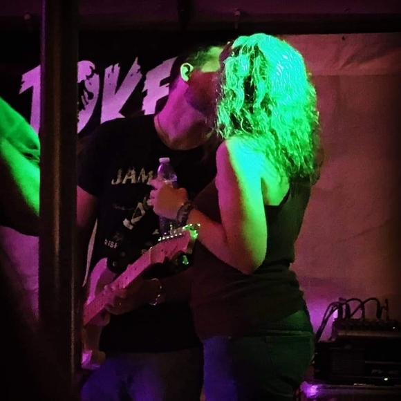 Wendy Dente - Poshmark Profile Picture of Wendy Dente (@wendyd37) on Poshmark