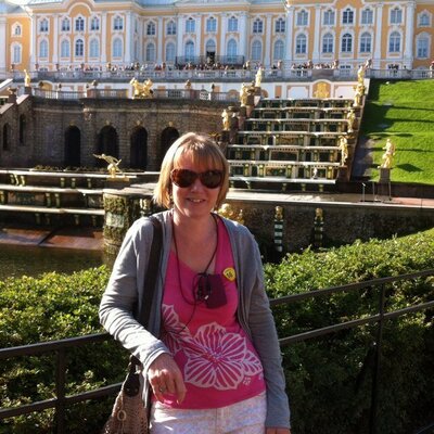 Profile Picture of Anne (@annethaxter) on Twitter