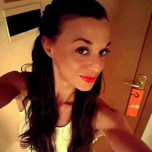 Profile Picture of Helen McDermott (@HelenMcD82) on Twitter
