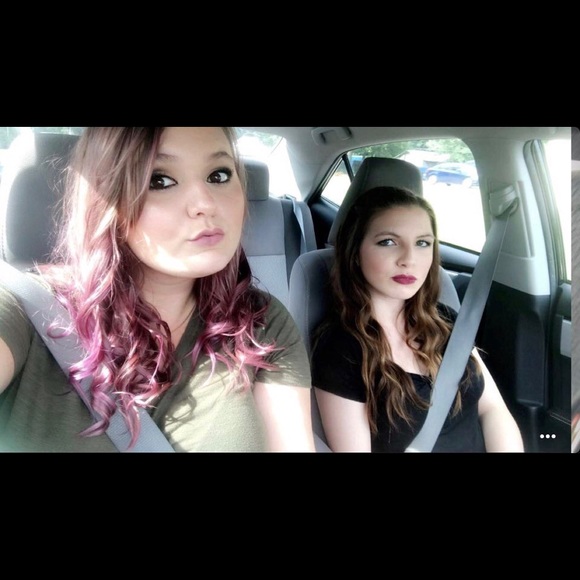 Profile Picture of Hannah Schoenmann (@hschoenmann01) on Poshmark