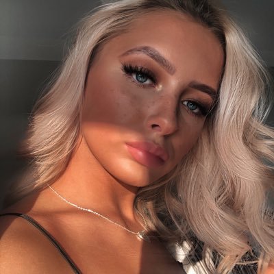 Profile Picture of Alice Bradley (@_alicegreen02) on Twitter