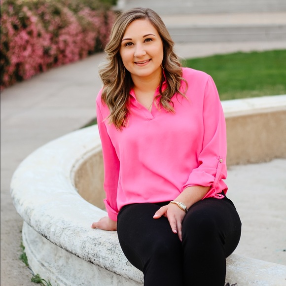 Profile Picture of J Smith (@jsmith140) on Poshmark