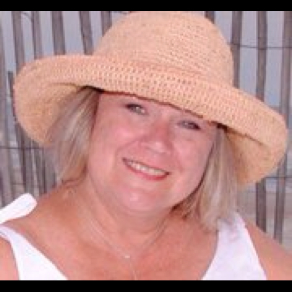 Profile Picture of Pat Jarusinski (@pajdesign) on Poshmark