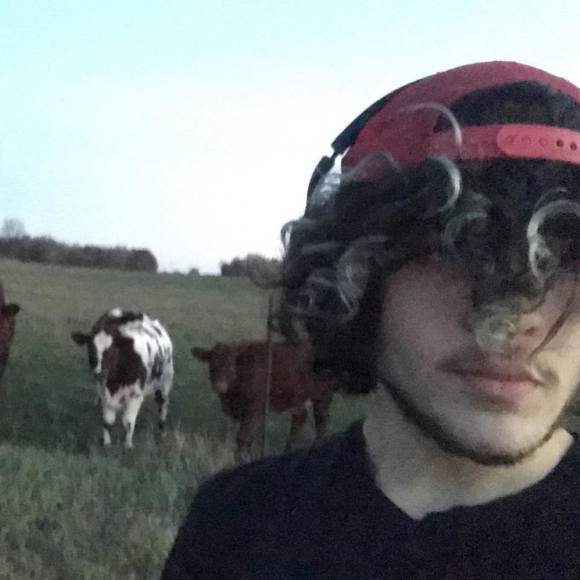 Profile Picture of Will Rodriguez (@willmerril) on Poshmark