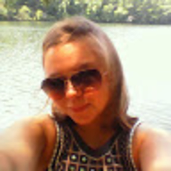 Profile Picture of Katie Janowsky (@katiejanowsky) on Poshmark