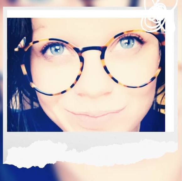 Profile Picture of Ashlee Larae (@arthur06) on Poshmark