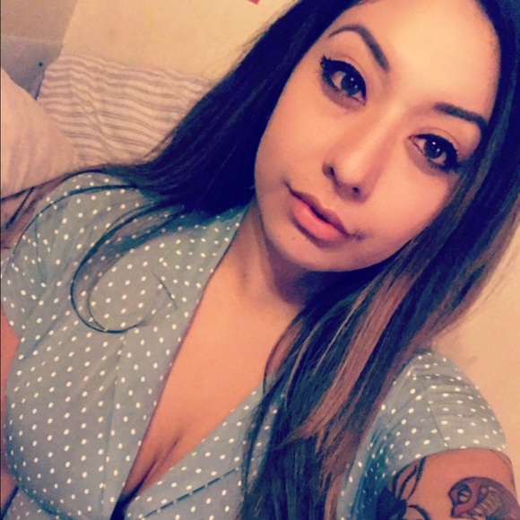 Profile Picture of Crystal Arzola (@crystaldaphne) on Poshmark