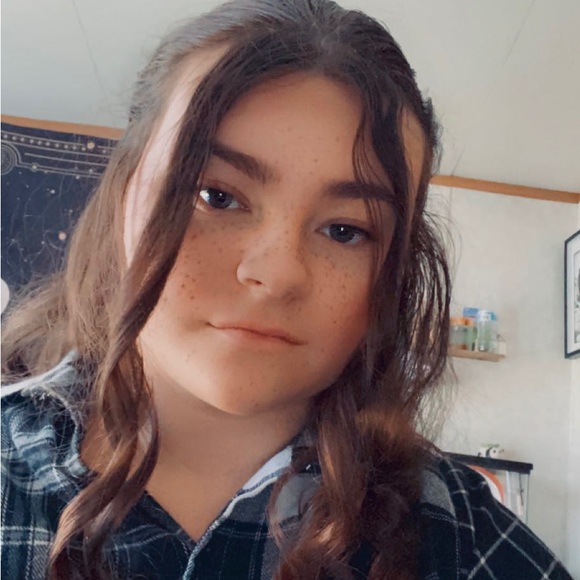 Profile Picture of Sarah Weaverling (@little_stormy) on Poshmark