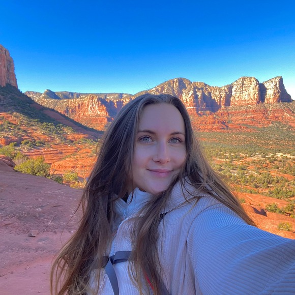 Anya Karavanova - Poshmark Profile Picture of Anya Karavanova (@anyakara) on Poshmark