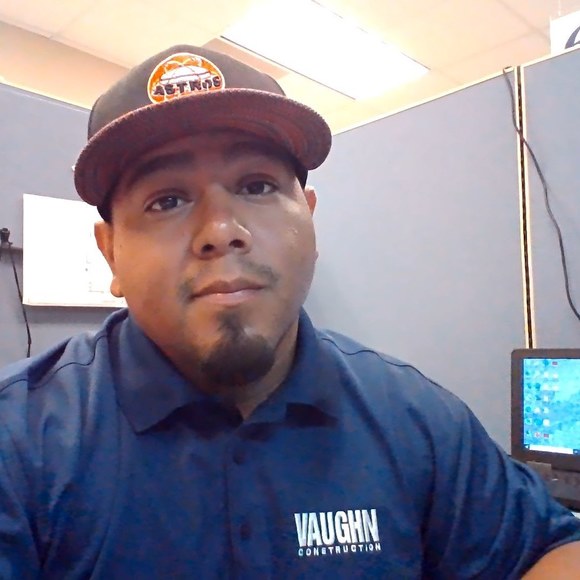 Profile Picture of Roberto Manzano (@rmanzano92) on Poshmark