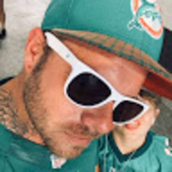 Profile Picture of Dustin Winings (@dfuse06) on Poshmark