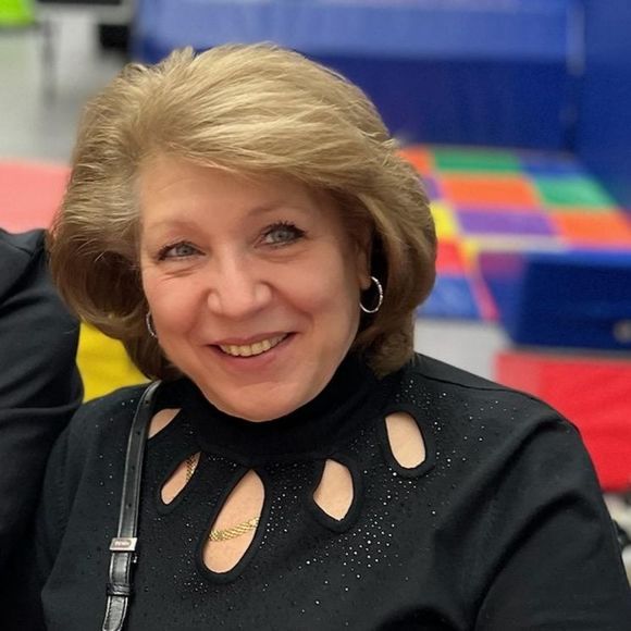 Profile Picture of Diana Varshavsky (@divar100) on Poshmark