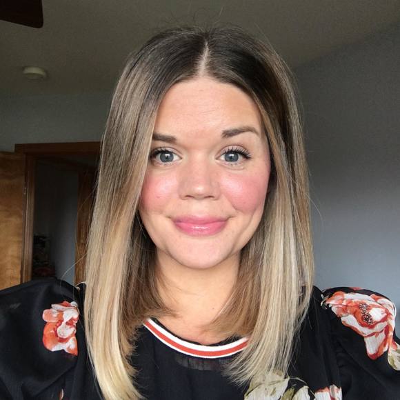 Profile Picture of Stacey Bacon (@staceybacon) on Poshmark