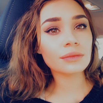 Profile Picture of Amanda Call (@amanduhcawl) on Twitter