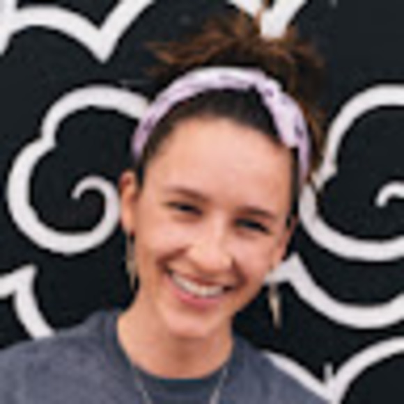 Profile Picture of Heidi Weingardt (@weingardthm) on Poshmark