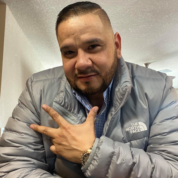 Profile Picture of Juan Ledesma (@juanledesma572) on Poshmark