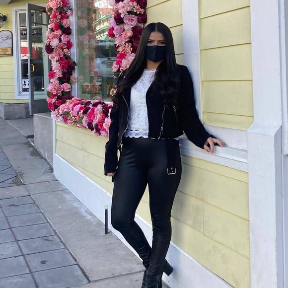 Profile Picture of Shaeden Castillo (@shaedencastillo) on Poshmark