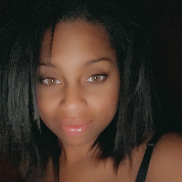 Profile Picture of Rhonda Lipsey (@rhonda_lipsey) on Poshmark