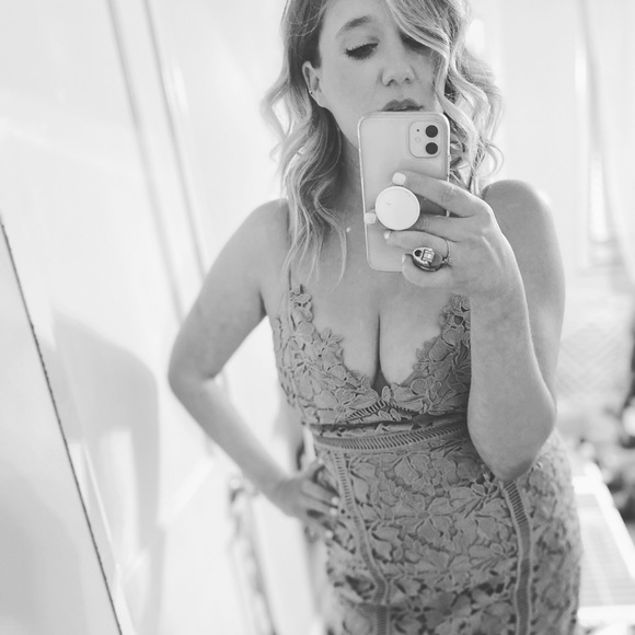 Profile Picture of Niki Hirning (@nikihirning) on Poshmark