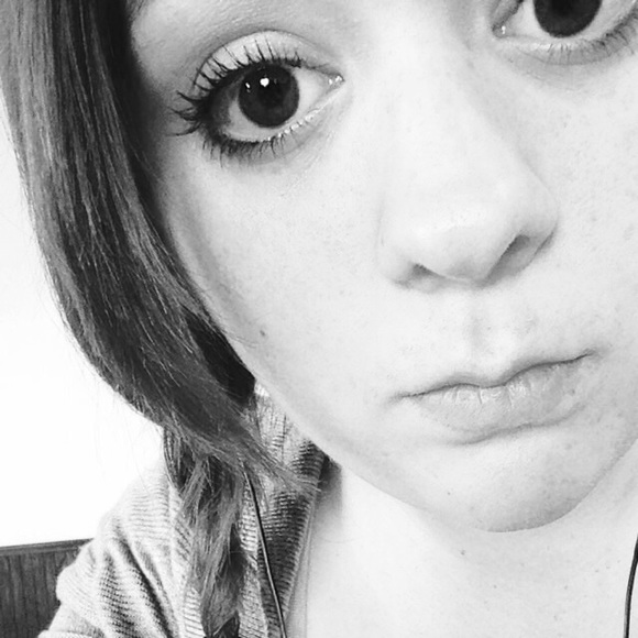 Profile Picture of Cheyenne Sorell (@shine_renee) on Poshmark