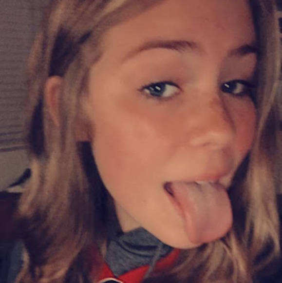 Profile Picture of Taylor Ozburn (@ozburnt2009) on Poshmark
