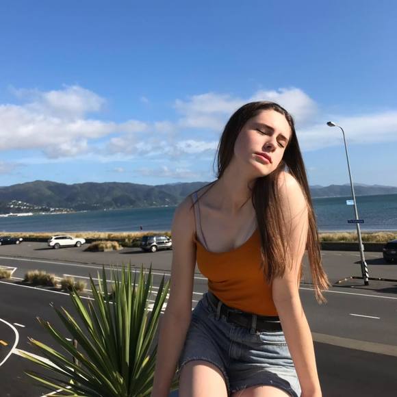 Profile Picture of Eveline Pearce (@evelinepearce) on Poshmark
