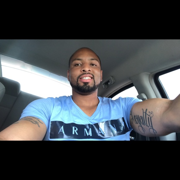 Profile Picture of Ihson Mansuy (@ihsonm) on Poshmark