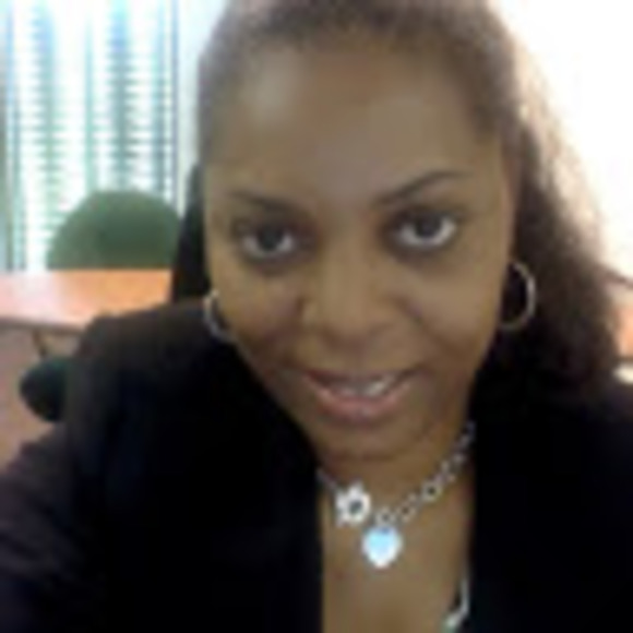 Profile Picture of Robin Hundley-solomon (@rsolomon08) on Poshmark