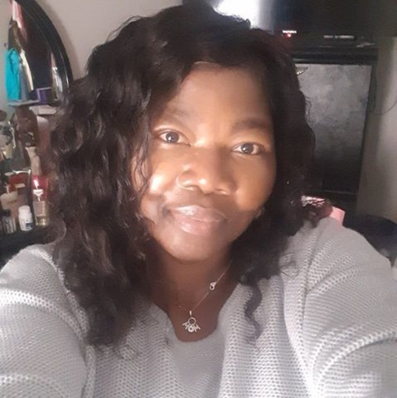 Profile Picture of Lornette Smithen (@smithen33) on Poshmark