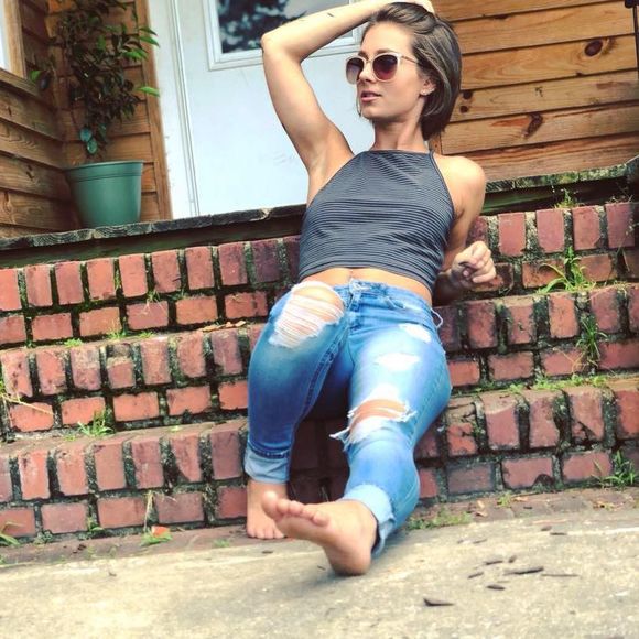 Profile Picture of Corrinne Van dorpe (@cvfacebook) on Poshmark