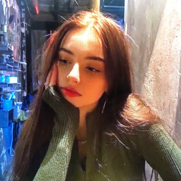 Profile Picture of Washington Washington (@cxvbsrdfgaw) on Poshmark