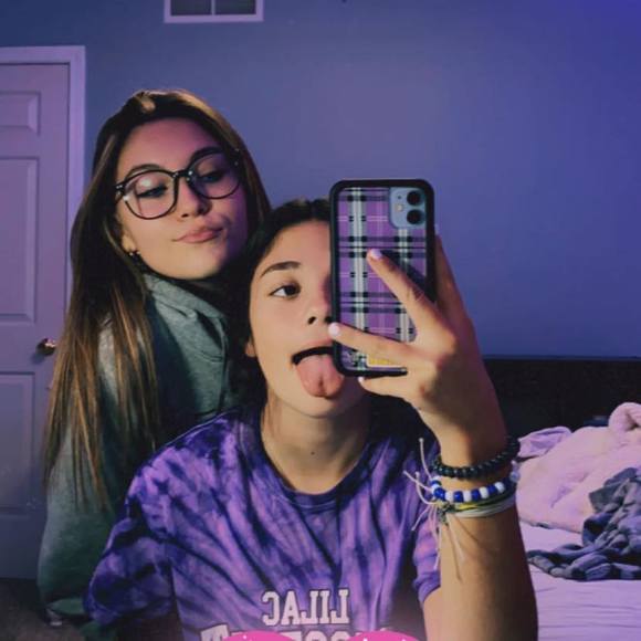 Profile Picture of Ava Siracusa (@bethany486) on Poshmark