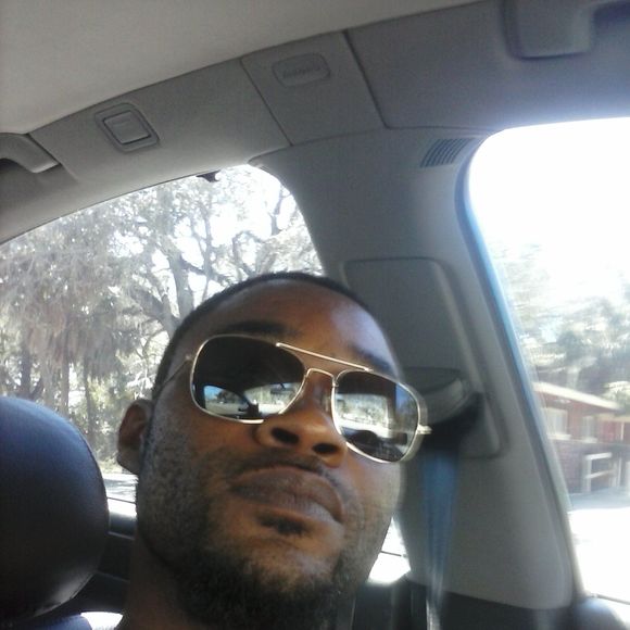 Profile Picture of Antonio Graham (@antoniograha696) on Poshmark