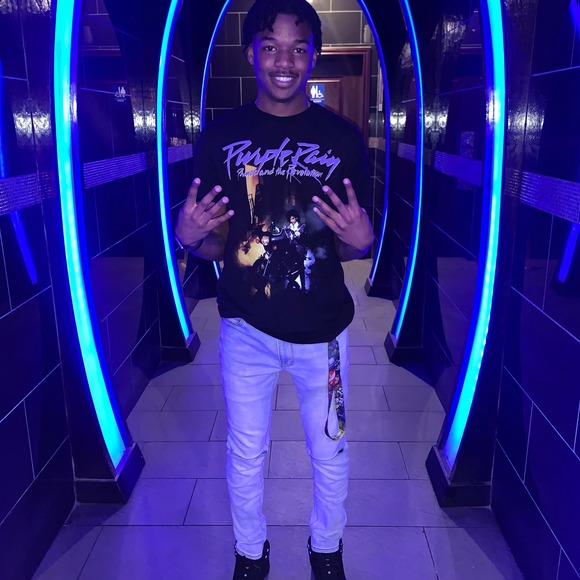 Profile Picture of Jarius Isabell (@jarius234) on Poshmark