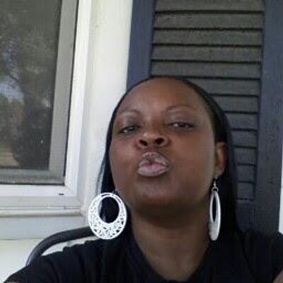 Profile Picture of Lynette Palmer (@ChewyLp28) on Twitter