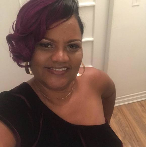 Profile Picture of Allison p. Mohammed (@cinni67) on Poshmark