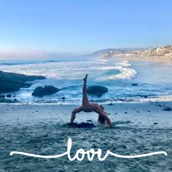 Profile Picture of Kimberly Howells (@kvhowells) on Poshmark