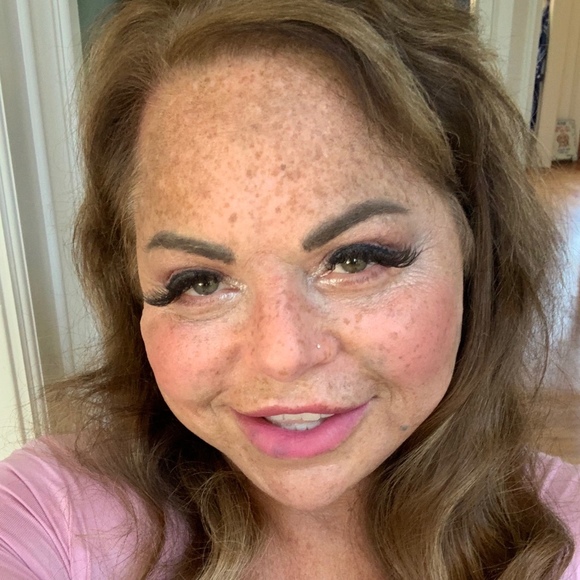 Profile Picture of Madeline Malow (@moneymalow) on Poshmark